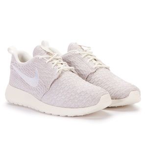 FINAL SALE PRICE: RARE Nike Roshe Flyknit